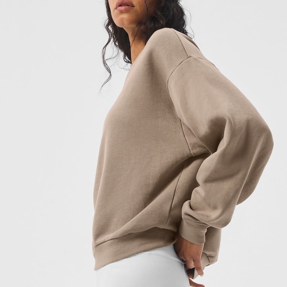 ALO Yoga Accolade Crewneck Pullover Sweatshirt - Picture 4 of 11